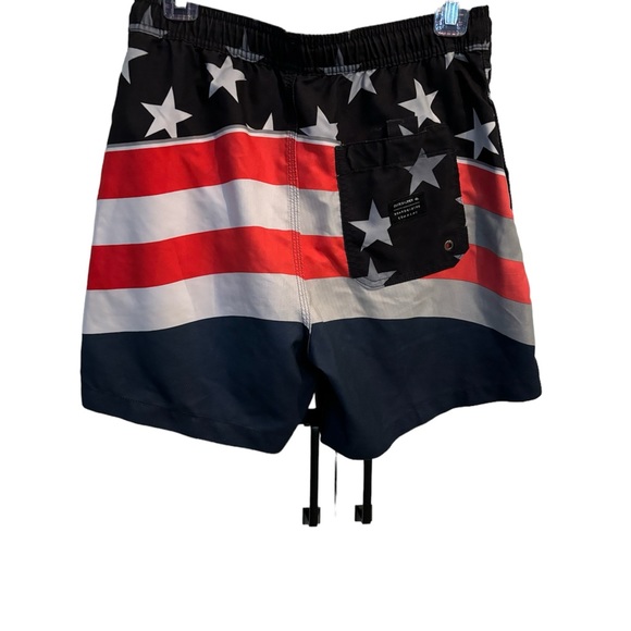 Quicksilver volley swim shorts.  Size S/P/CH, great condition, Velcro pocket - Picture 2 of 6